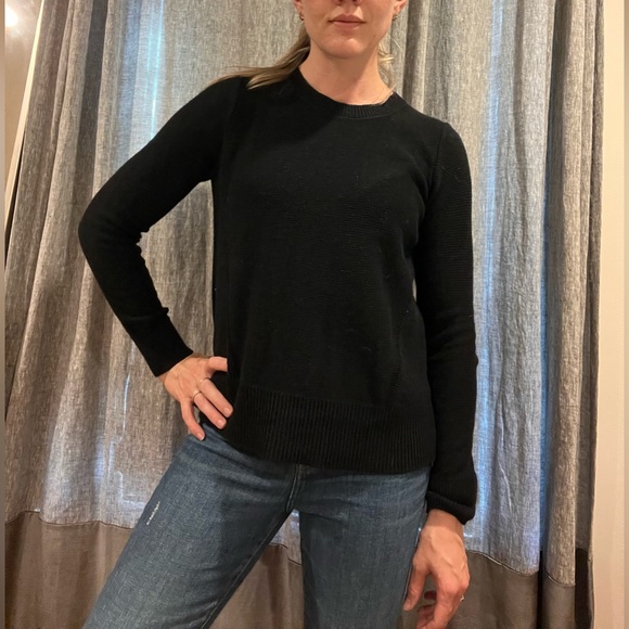 Black knit sweater - Picture 1 of 3